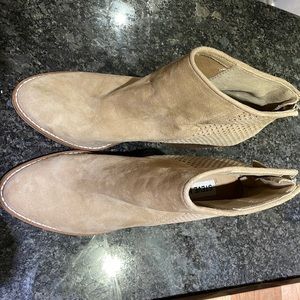 Steve Madden Suede Boots